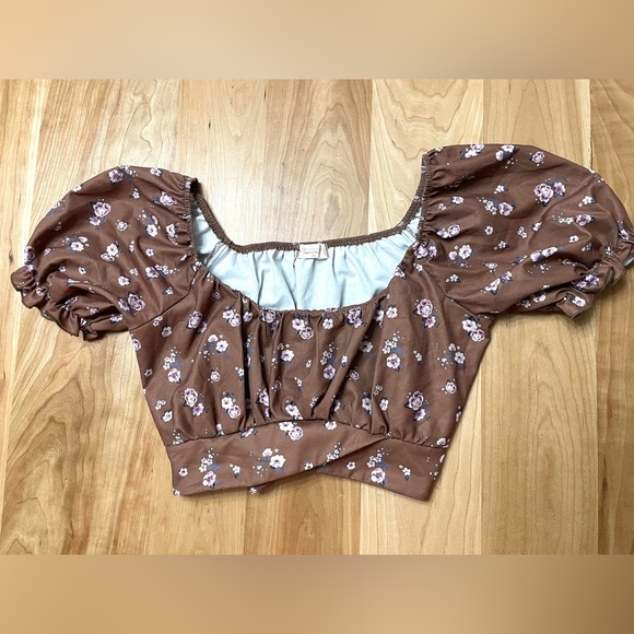 Altar'd State Tops - Altar'd State Women's XXL Brown Floral Puff Sleeve Crop Top